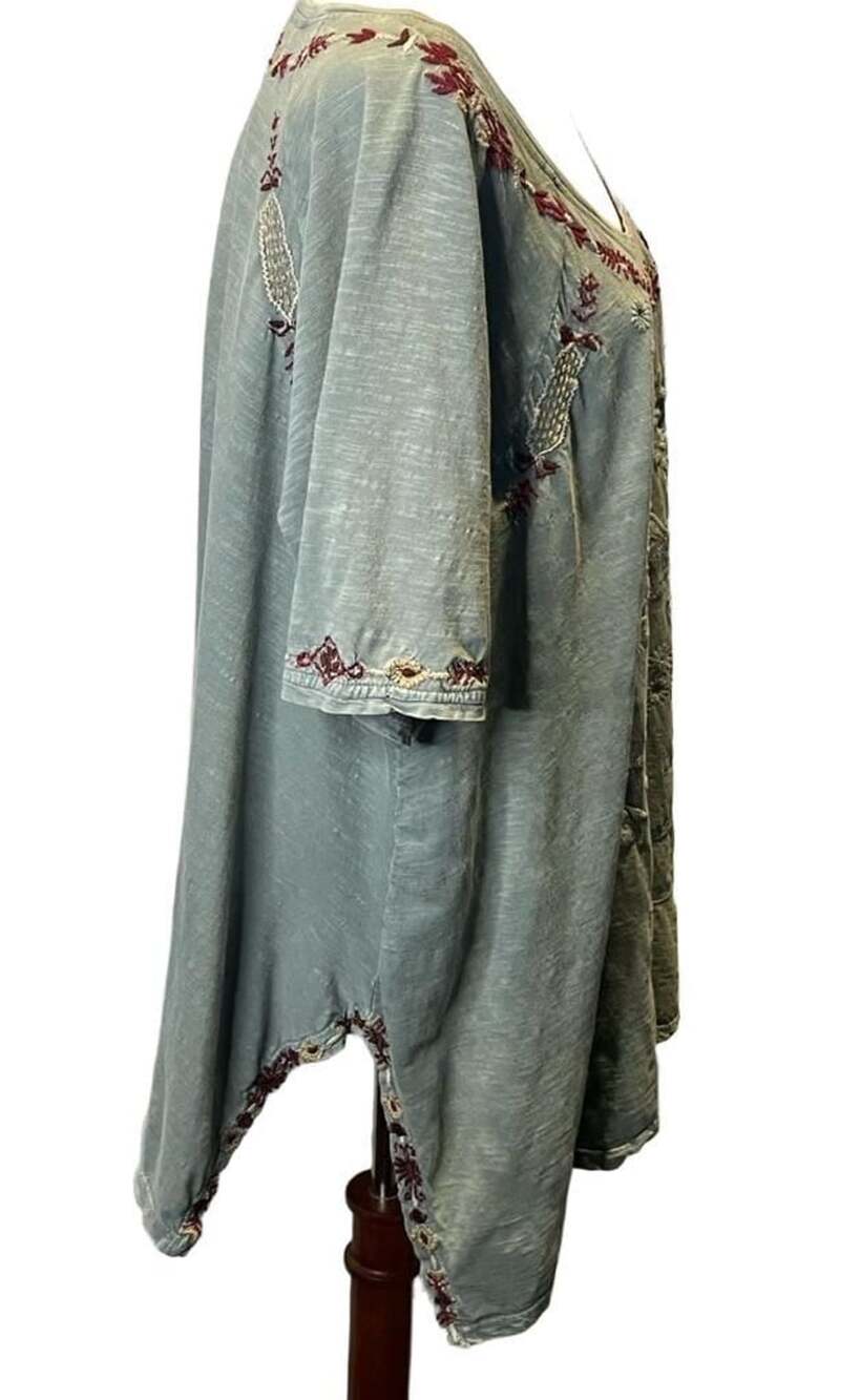 CAITE Embroidered Tunic Size X Large Blue Floral Boho Short Sleeve - Picture 2 of 4